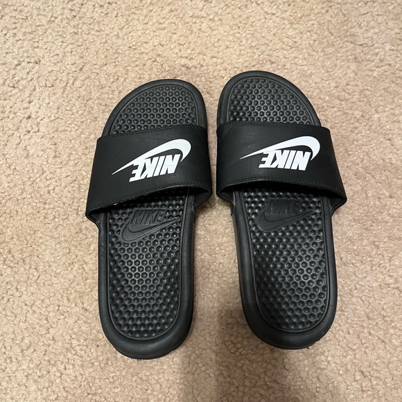 Black Nike Slides - Picture 1 of 2